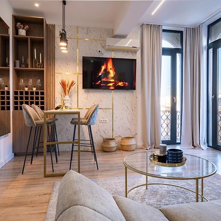 Appartamento Golden View - Breathtaking Location In Bucarest Esterno foto