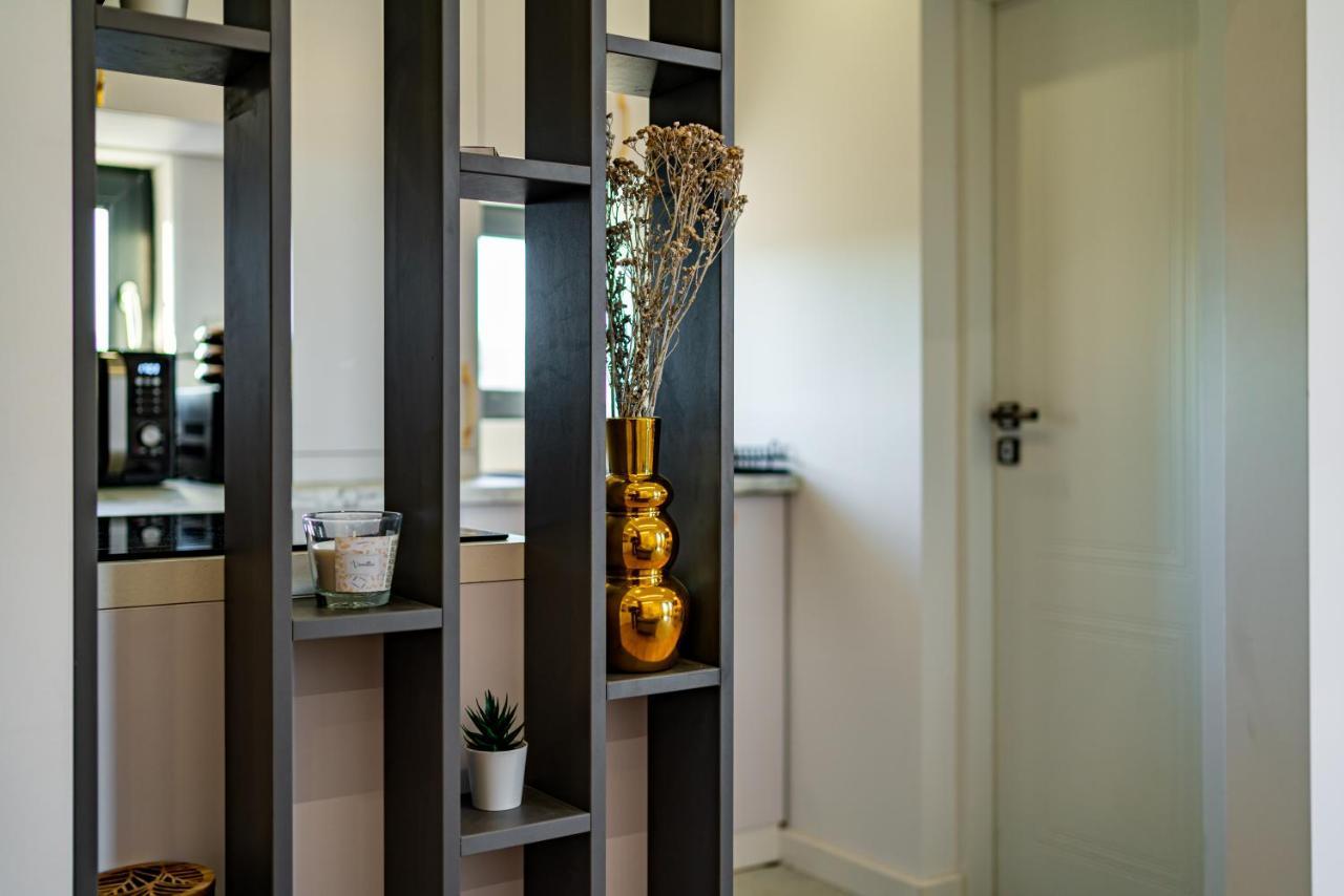 Appartamento Golden View - Breathtaking Location In Bucarest Esterno foto