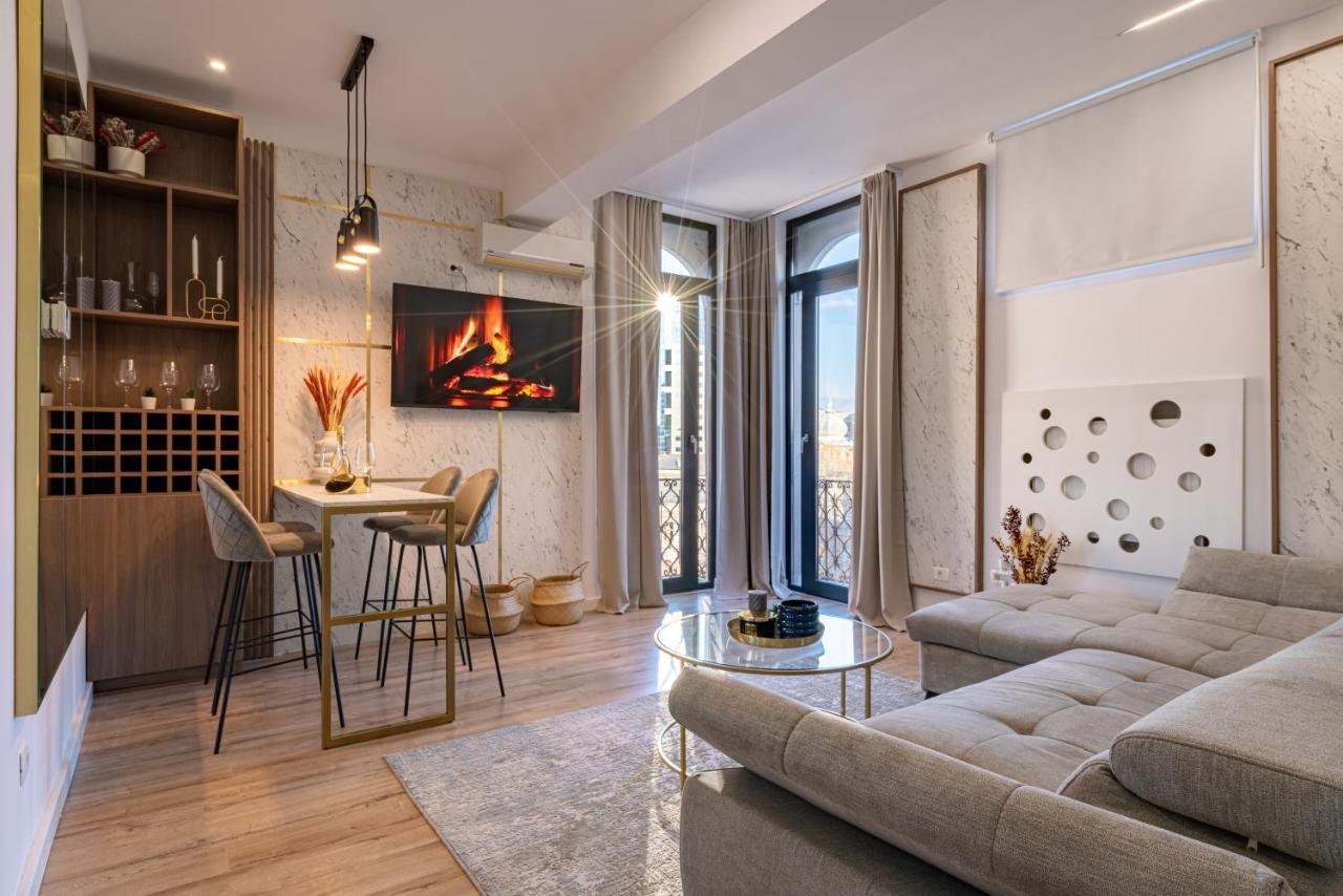 Appartamento Golden View - Breathtaking Location In Bucarest Esterno foto