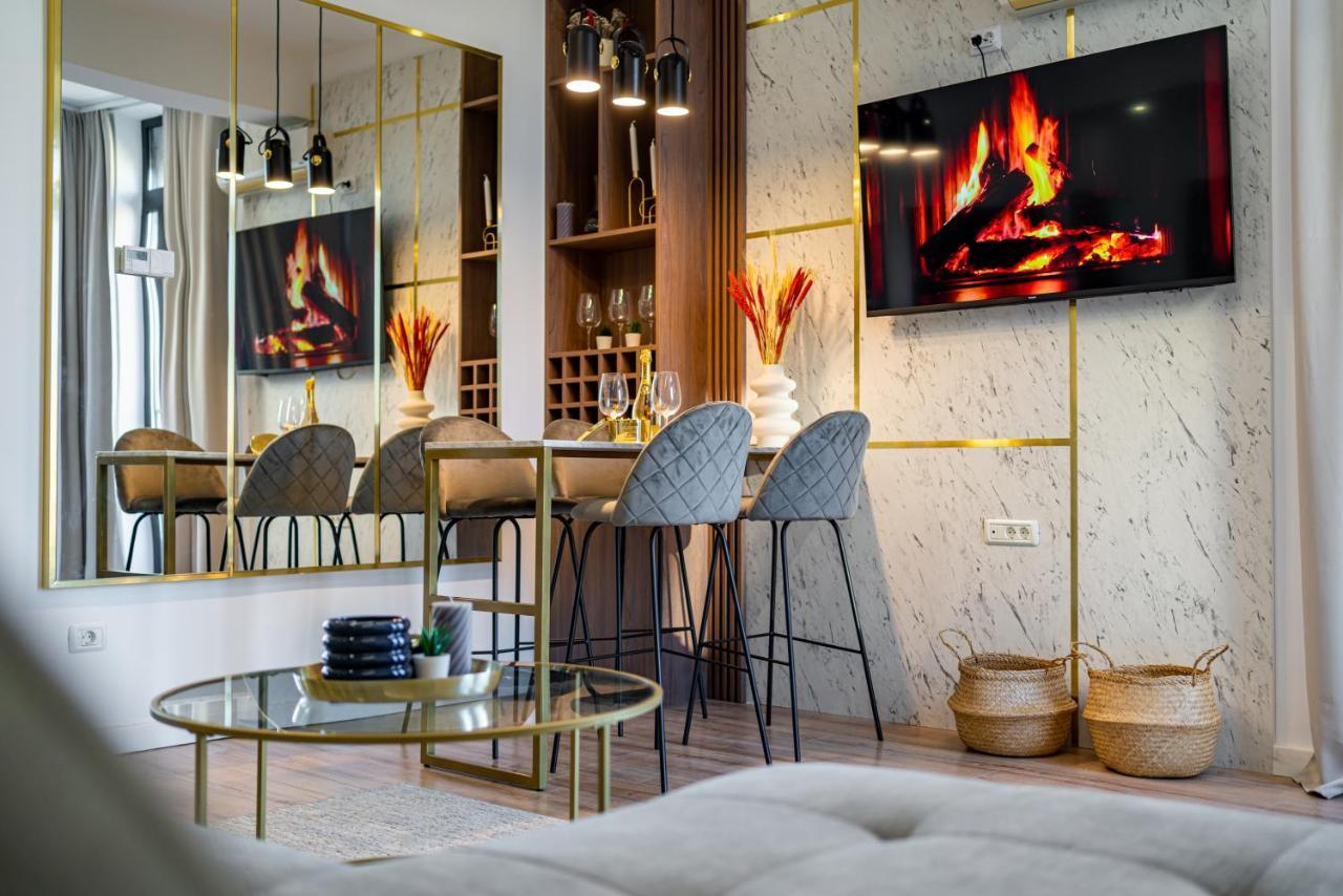 Appartamento Golden View - Breathtaking Location In Bucarest Esterno foto